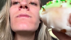 amateur blonde solo webcam