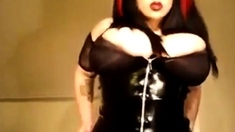 Big-Breasted Gothic BBW on Webcam