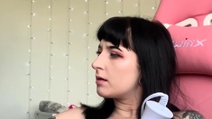 Amateur brunette ariana marie solo toying