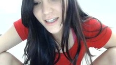 Brunette Amateur MILF Masturbates