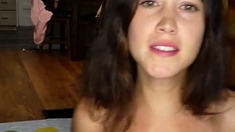 Amateur preggo hoe toys her pussy close up in fetish solo