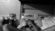 Webcam girl masturbating her pussy